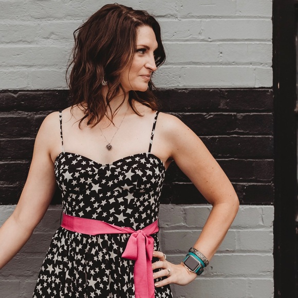 Meet your Posher, Melanie - Picture 1 of 1